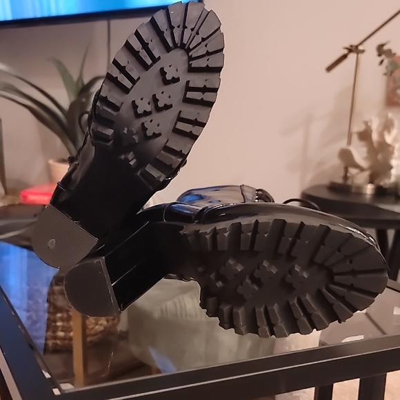 Black Patent Leather Lace-Up Ankle Boots - Picture 3 of 7